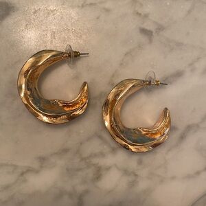 Gold boutique hoop earrings